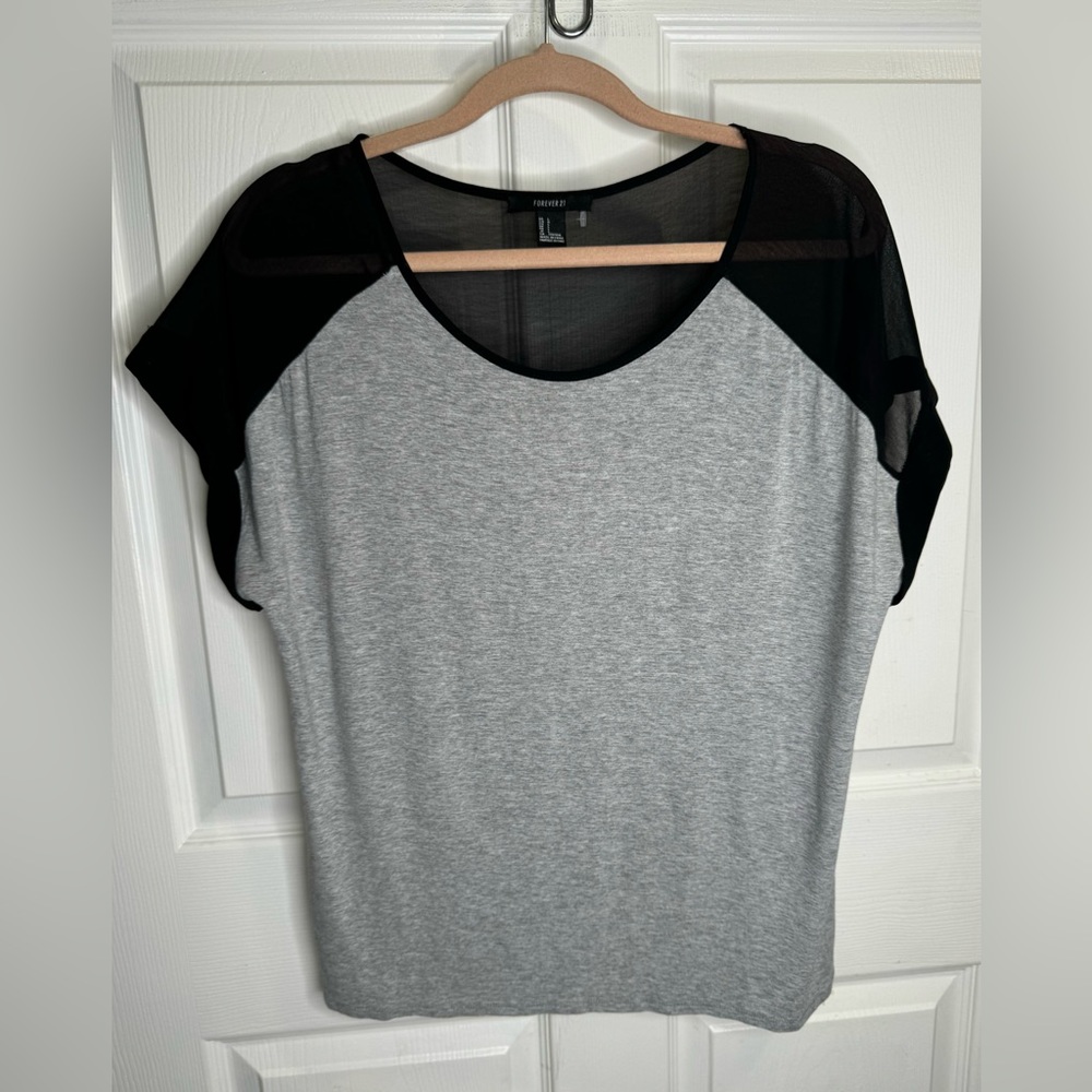 NWOT Forever 21 Gray w/Sheer Black Color Block Detail & Cuffed Sleeves. Size L.